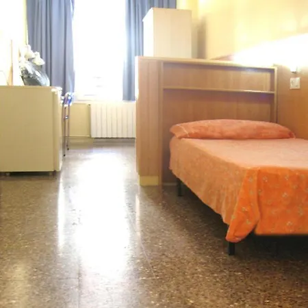 Residencia Sants Hostel